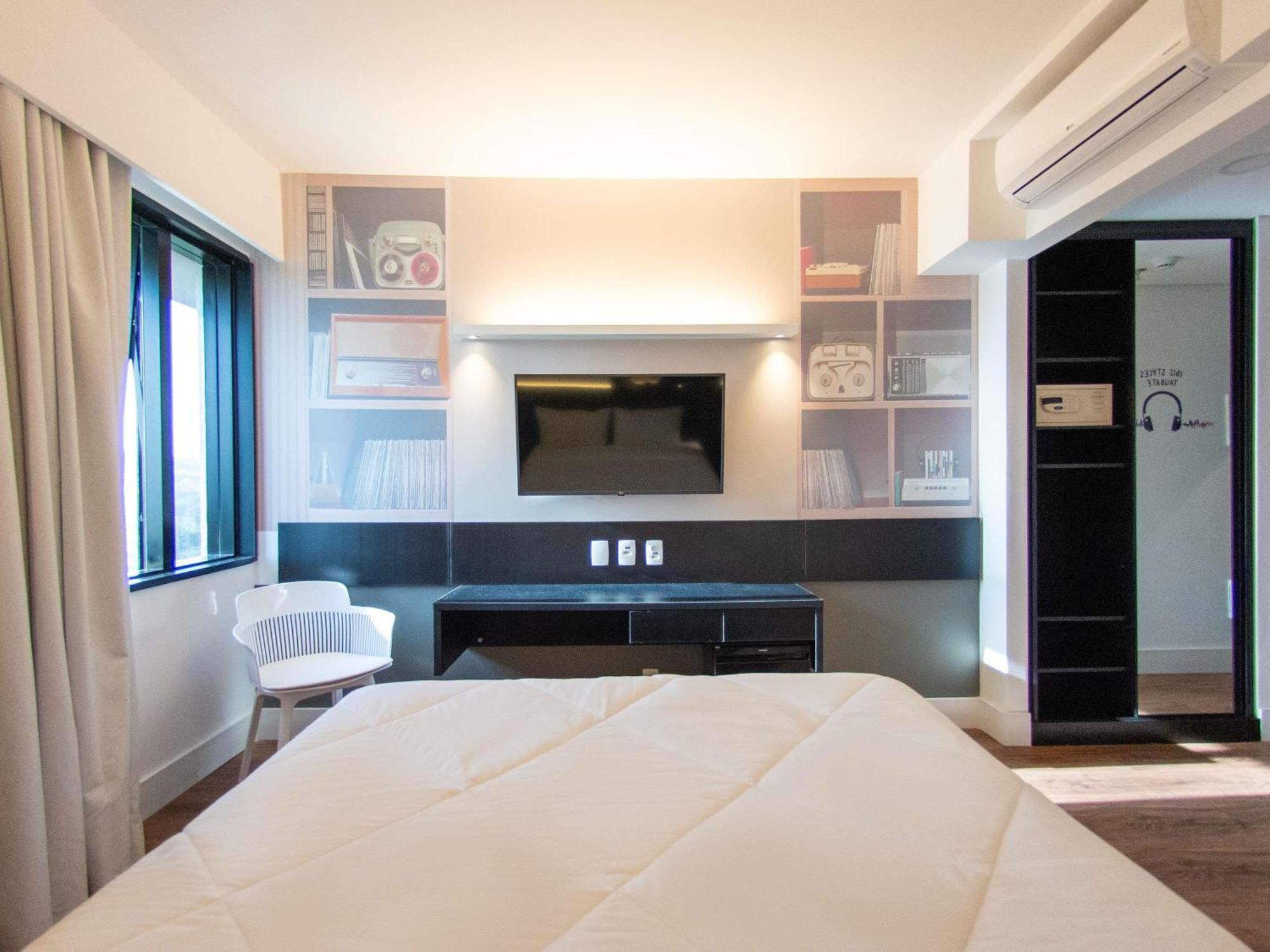 ホテル Ibis Styles Taubaté エクステリア 写真