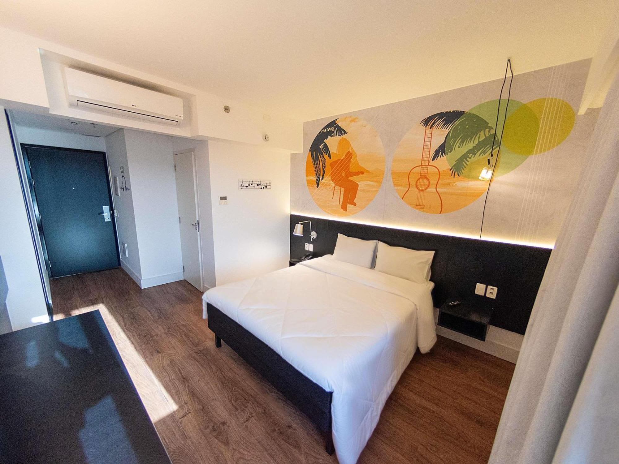 ホテル Ibis Styles Taubaté エクステリア 写真